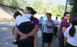 Evacúan escuelas debido a fuga de gases tóxicos en San Pedro Sula