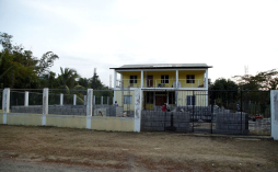 Llega ayuda internacional para finalizar primer hospital garífuna