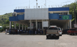 El Salvador encarece los cobros aduaneros