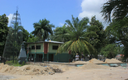 Remodelan parque central de Potrerillos