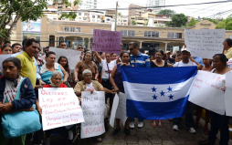 Enfermos renales reclaman tratamiento al Gobierno de Honduras