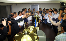 Brindis por el tetra conquistado de Olimpia