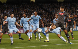 Manchester City se estrella contra el Napoli en su debut en la Champions