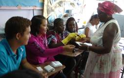 Fotos: Hondureños acuden a las urnas con esperanza y denuncias