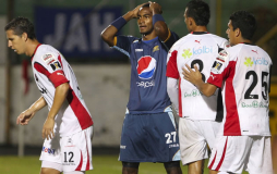 Motagua defraudó a la patria y quedó al borde de la eliminación