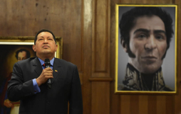 Chávez pide debate 'franco' y que oposición reconozca sus logros