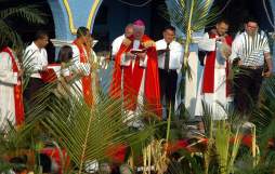 Masivas procesiones en el domingo de ramos