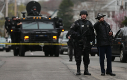 Revelan foto del sospechoso junto al niño que murió en Boston