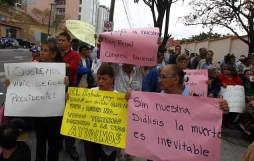 Renales, otra vez sin medicamentos