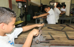 Piden carreras técnicas en colegio de Potrerillos