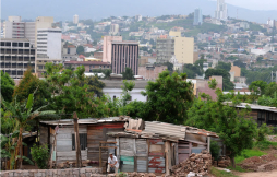 América Latina debe mejorar recaudo fiscal para reducir pobreza