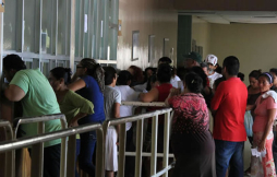 Sigue desabastecida la farmacia del hospital Mario Rivas