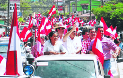 Pateplumas dan respaldo a Mauricio Villeda