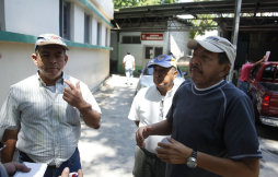 Medicinas exigen pacientes renales
