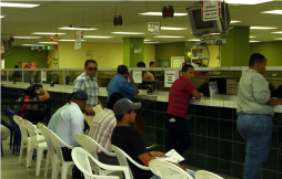 Cierran negocios morosos con el fisco