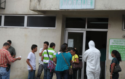 Muere lanchero isleño en hospital Mario Rivas