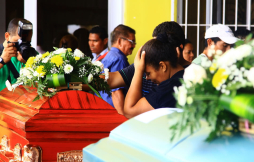 Nada podrá devolvernos a nuestros hijos: padres de hondureños