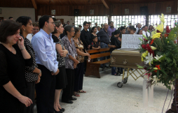 Despiden a Aldo Calderón con canción que escribió