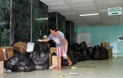 Enfermos reemplazan a aseadores en hospital Rivas de San Pedro Sula