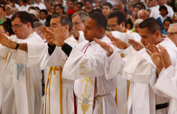 Ángel Garachana pide orar por las vocaciones religiosas