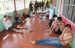 En 7 allanamientos simultáneos antidroga capturan a 6 personas