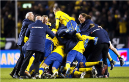 Suecia tumba a Holanda y logra el pase a la Eurocopa