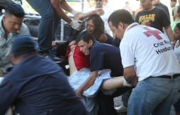 Sicarios acribillan a dueño de autolote y su guardaespaldas