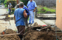 Pobladores se quejan por falta de agua potable