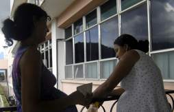 El IHSS debe L50 millones a madres