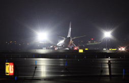 Avión aterriza en Nueva York sin tren de aterrizaje y con 11 heridos leves