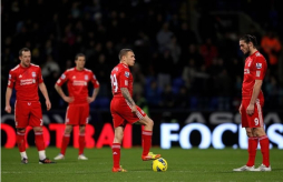 Chelsea se aleja de la punta y Liverpool tropieza