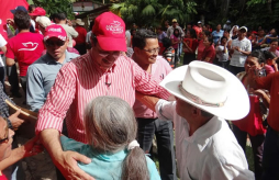 'El negro y rojo es traición”: Mauricio Villeda