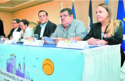 Alcaldes aprenden a reducir riesgos