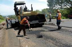 Constructoras reclaman el pago de L 800 millones al gobierno hondureño