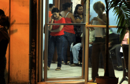 Olvidan a niño en un carro y muere asfixiado