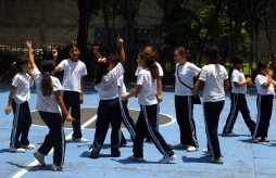 Llevan 47 años educando a niñas de bajos recursos