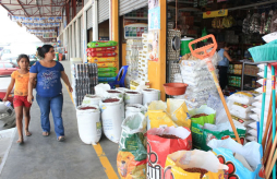 Locatarios de Central dicen que sí pagan luz