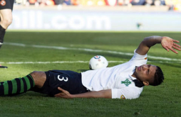 Emilio Izaguirre estará seis semanas fuera