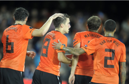 Holanda está a un paso de clasificarse a la Eurocopa