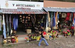 Arte y colorido en plena carretera