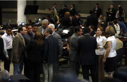 División entre diputados hondureños por medida para investigar a magistrados