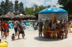 Sampedranos aprovechan últimos días del feriado