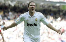 Chelsea ofreció 40 millones de euros por Higuaín