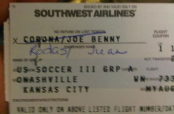 Malestar en El Salvador por boletos a nombre de Estados Unidos