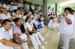Deducen salarios a empleados del Hospital Escuela por llegadas tarde