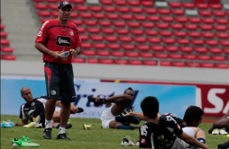 Costa Rica espera que Honduras sea defensiva