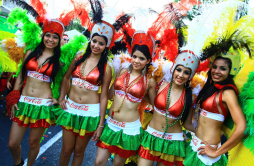 Sampedranos gozaron de colorido desfile en Circunvalación