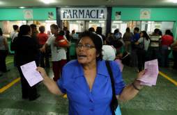 Pacientes del IHSS exigen medicamentos