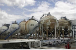 Suben a 41 muertos en incendio de refinería en Venezuela