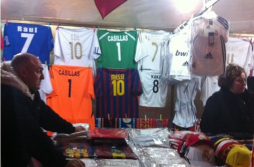 Insólito: La camiseta de Messi se vende hasta en el Bernabéu